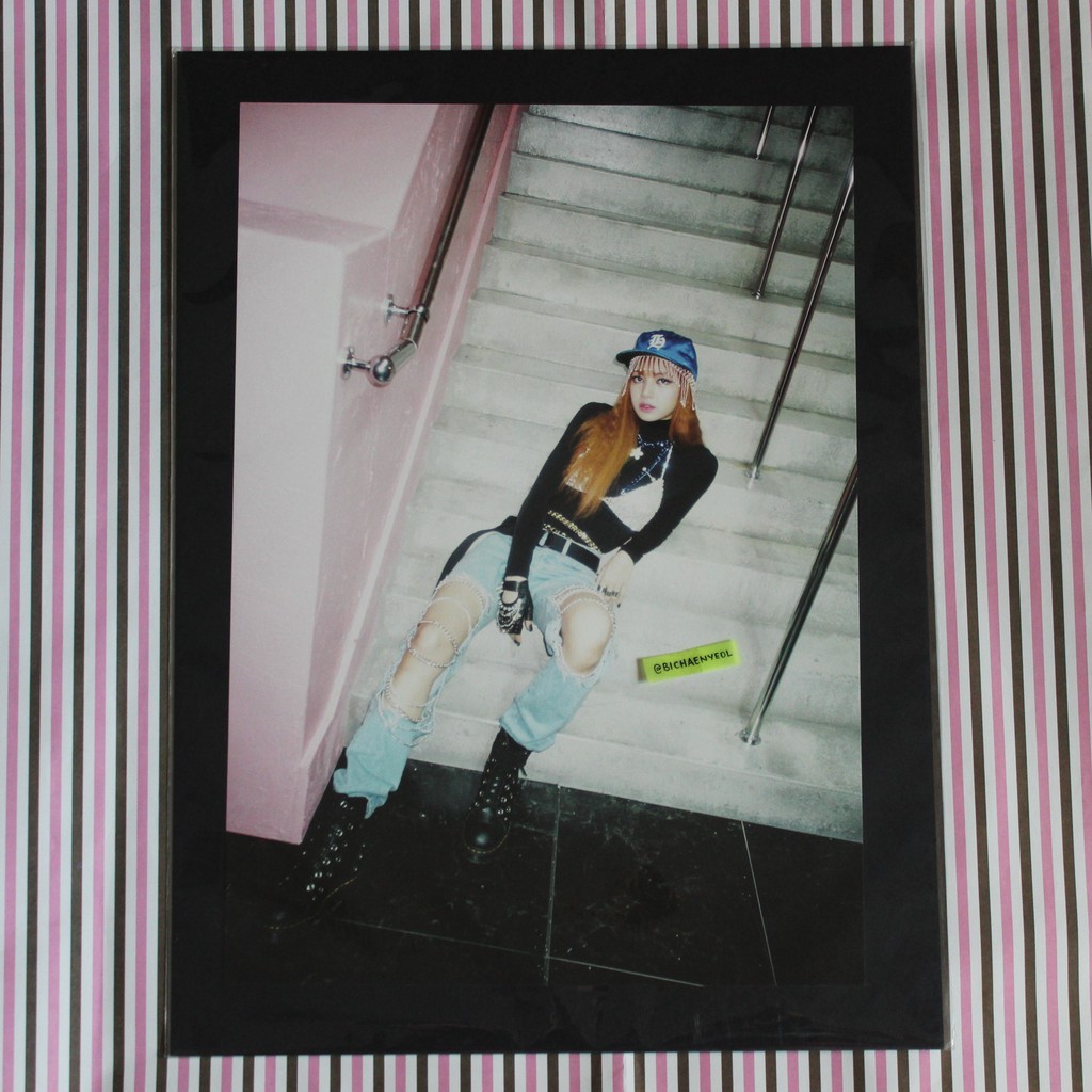 Blackpink - Lisa Pop Up Store Photo Frame Ver. 2 | Jisoo Jennie Rose Photocard