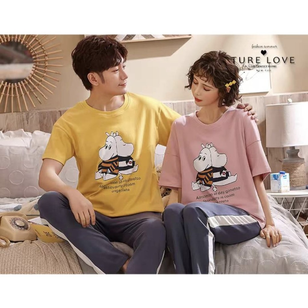 BAJU TIDUR PIYAMA CEWEK COWOK COUPLE CP KAOS ADEM HALUS TEBAL IMPORT BERKUALITAS LENGAN PENDEK SETELAN CELANA PANJANG MOTIF TERBARU WARNA CREAM SIZE M-XXXL FIT TO 80KG