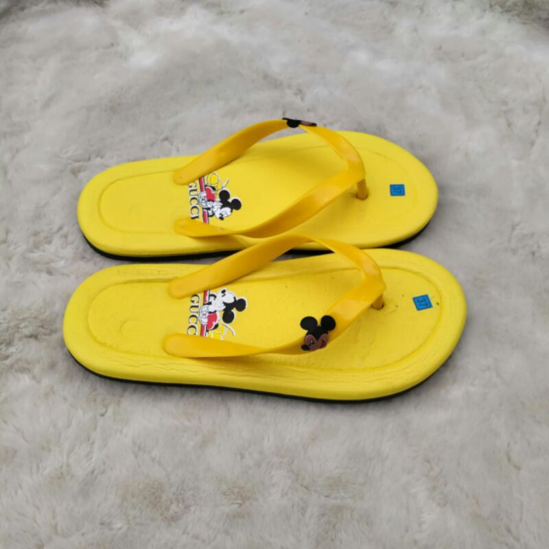 sandal jepit karakter micky