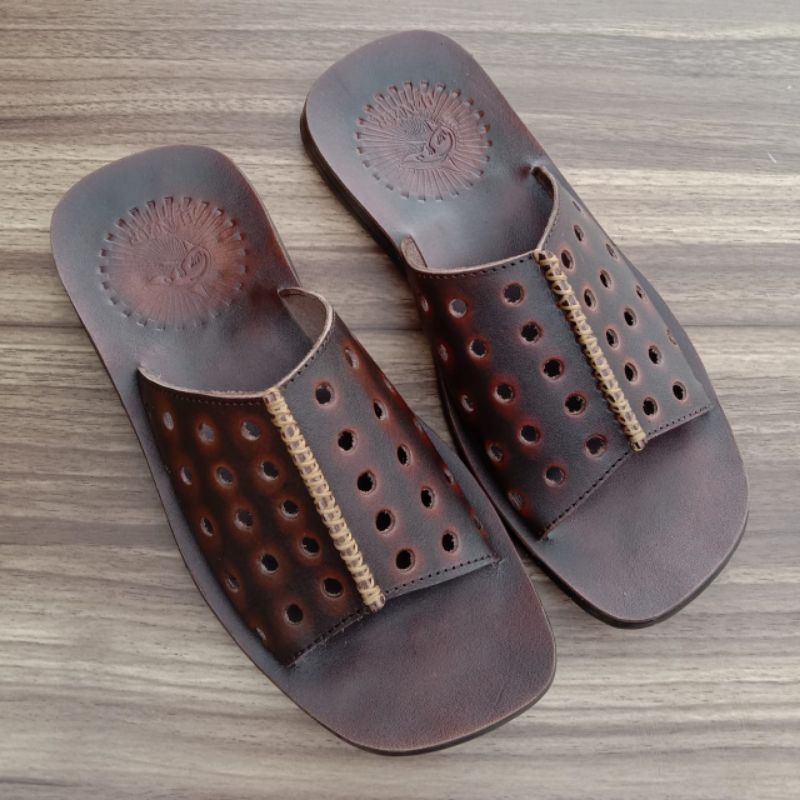 Sandal slop pria kulit asli berkwalitas/sendal cowok kulit