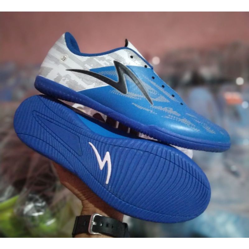 [ NEW ] SEPATU FUTSAL PAKET KOMPLIT BISA BAYAR DI TEMPAT / COD-Sepatu saja