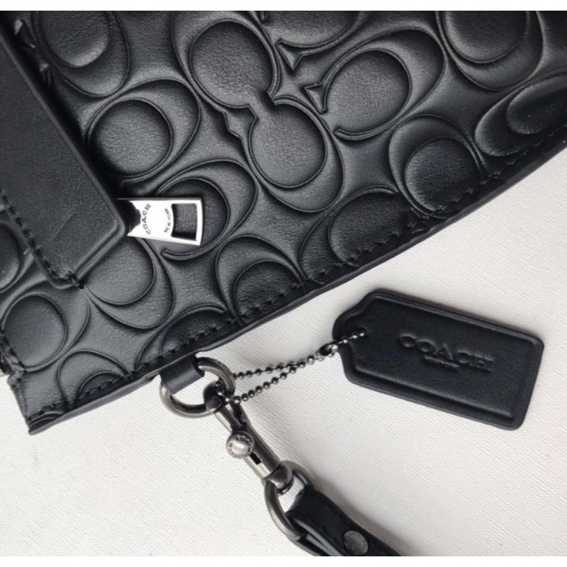 COACH CLUTCH EMBOSSED BLACK