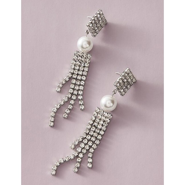 LRC Anting Tusuk Fashion Silver Pearl And Diamond Geometric Long Earrings K26932