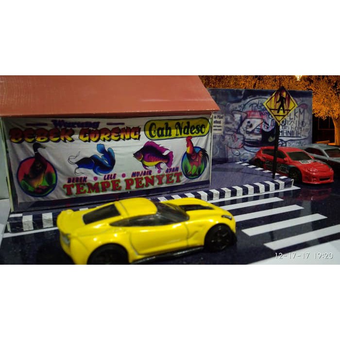 DIorama Hotwheels Tomica Pecel Lele Scale 1/64