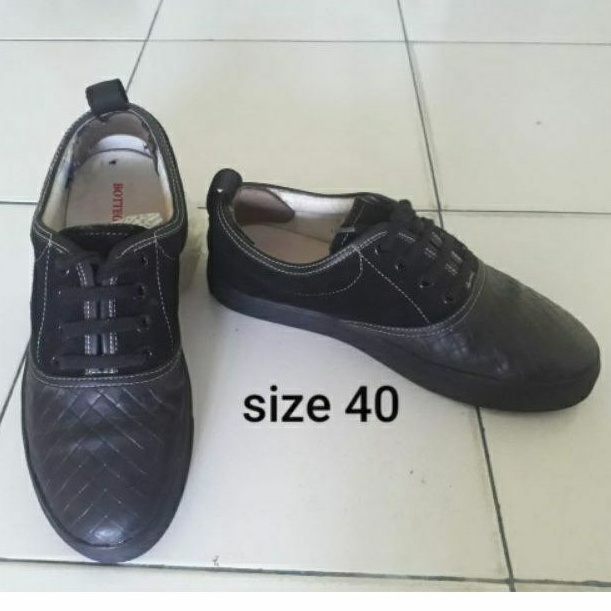 Sepatu second ori bottega veneta