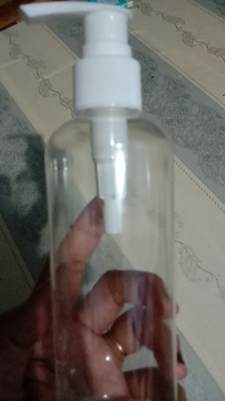 Botol Pump Putih   100 Ml  (include Sedotan )
