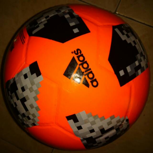 Adidas telstar piala dunia 2018