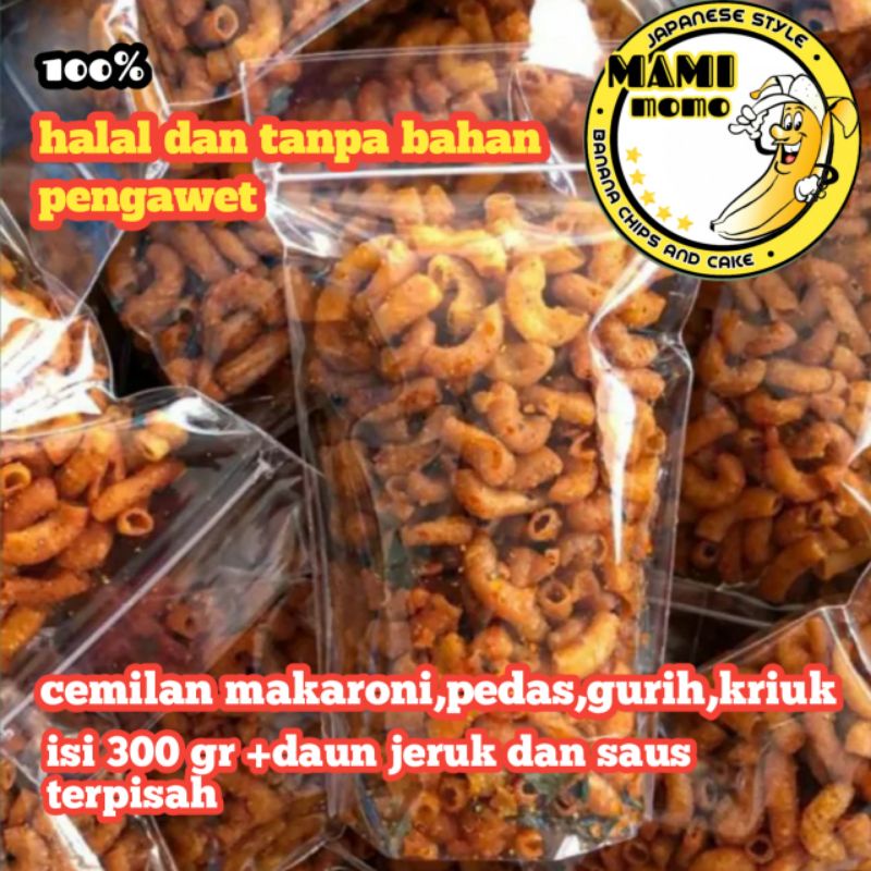 

cemilan makaroni pedas,gurih,kriuk + daun jeruk/makanan ringan yang selalu di nanti