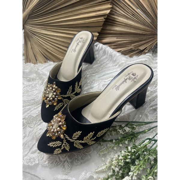 sepatu wedding wanita hitam buludru nadila 7cm tahu