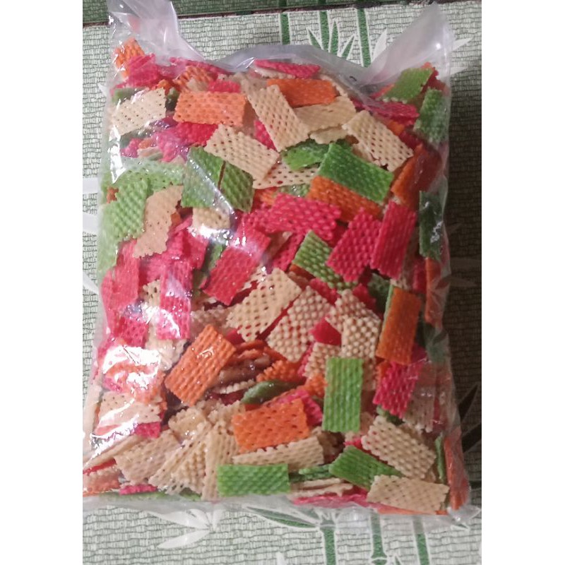 

kerupuk/taro persegi/200gr