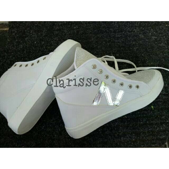 Clarisse BOOTS N SILVER Glitter White Sepatu Wanita Glitar Flat Boot Putih Shoes Woman Casual Putih