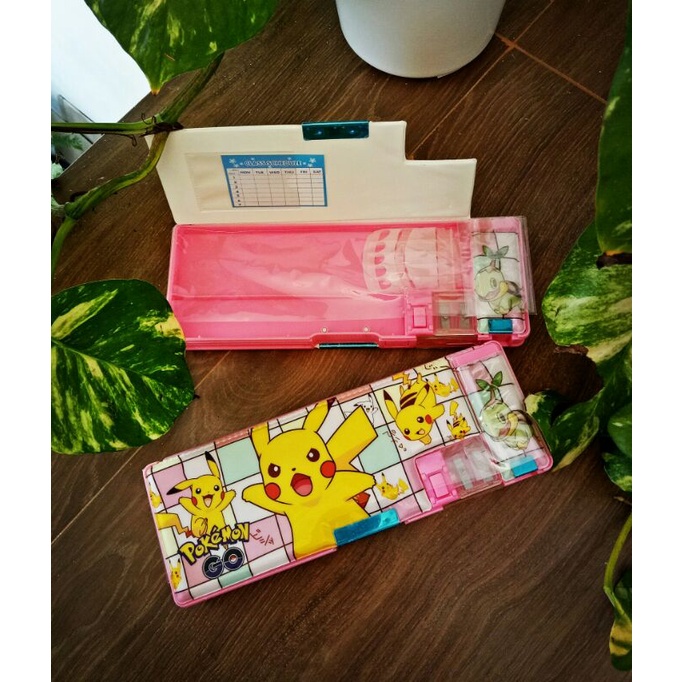 

Tempat Pensil Magnet Karakter Pokemon