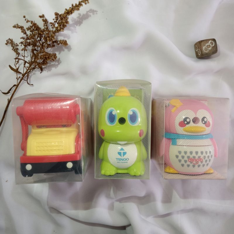 

[OBRAL/CUCI GUDANG] Rautan Pensil Putar Lucu Anak Peraut Mekanik Oyotan Mobil Buldoser Dinosaurus Pinguin DISKON