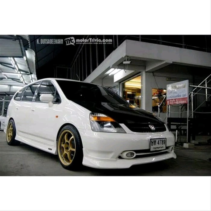 Bodykit Stream -- Honda Stream BODYKIT stream modulo 2001-2005 GRT duraflex