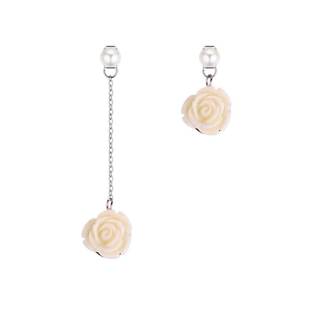 LRC Anting Tusuk Elegant Flowers Decorated Asymmetric