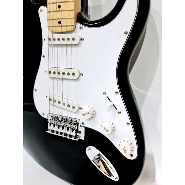 Gitar Elektrik Merk Fender Model Strato Caster Black / Hitam Bonus Tas dan Kabel Jack Stratocaster Listrik Murah Jakarta