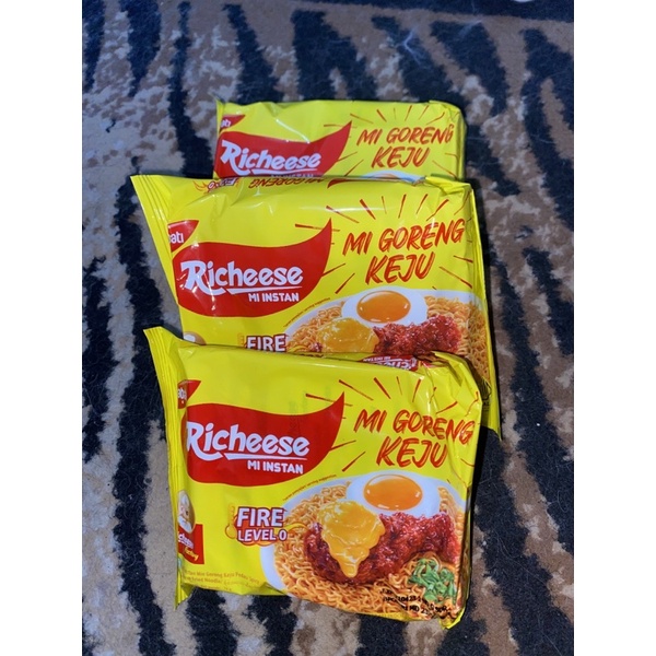 

Richeese mie goreng keju