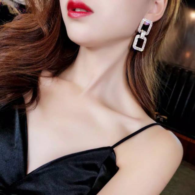 ✨ anting juntai model kotak rhinestone