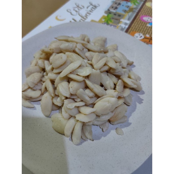 KACANG KENARI 500 Gr