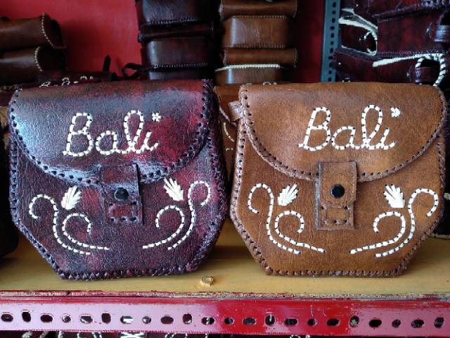 Tas Selempang Kulit Bali