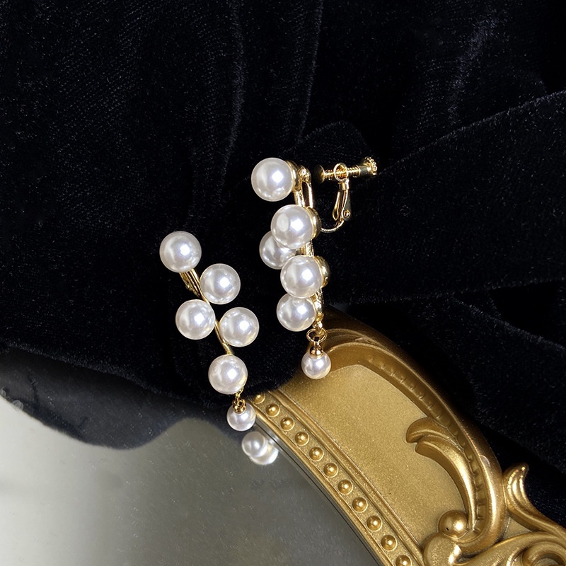 1 Pasang Anting Stud Panjang Desain Anggur Aksen Mutiara Simulasi Gaya Bohemian Korea Untuk Wanita