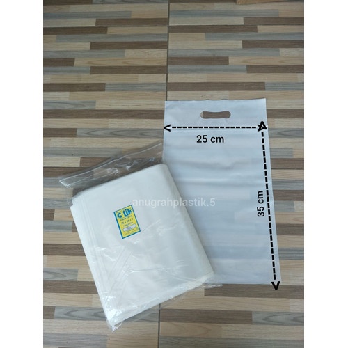 Plastik Klip merk C-tik 25x35