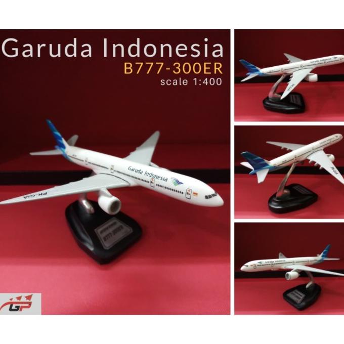 Replika Miniatur Pesawat Garuda Indonesia B777-300Er