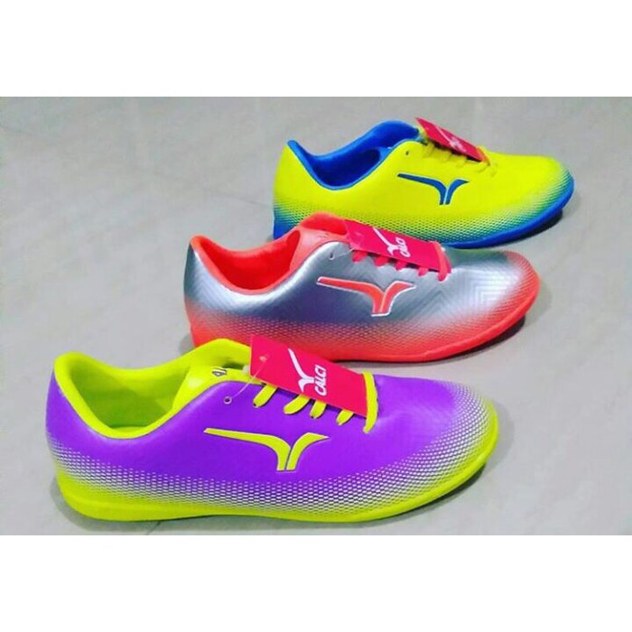 sepatu futsal calci