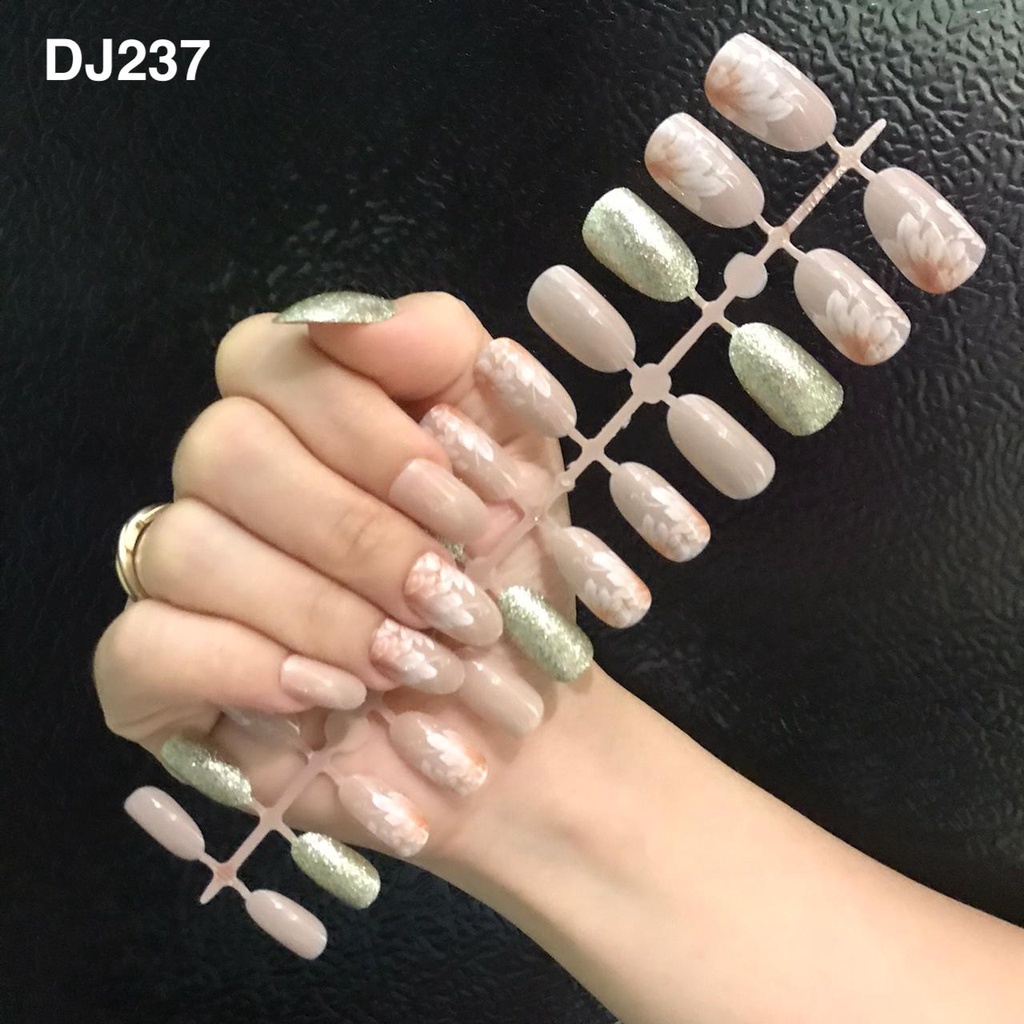 24Pcs Kuku Palsu Murah Motif / Fake Nails Motif Gliter Glossy Nude / Nail Art Kuku Palsu