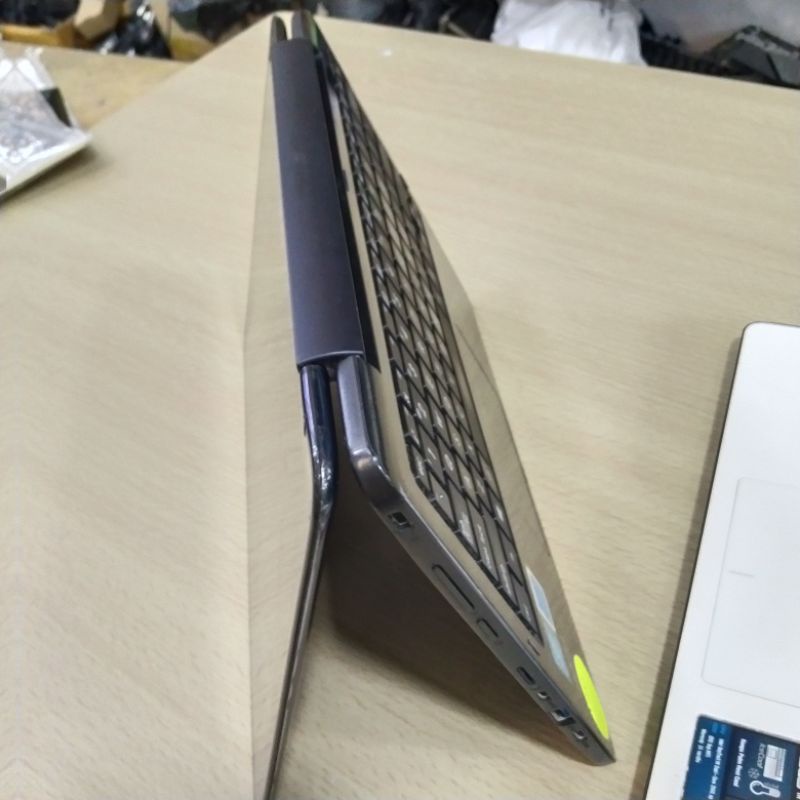 LAPTOP notebook LEPTOP BEKAS SECOND SEKEN ASUS TP 200S TOUCHSCREEN HDD 500gb BISA DILIPAT 180 DERAJAT