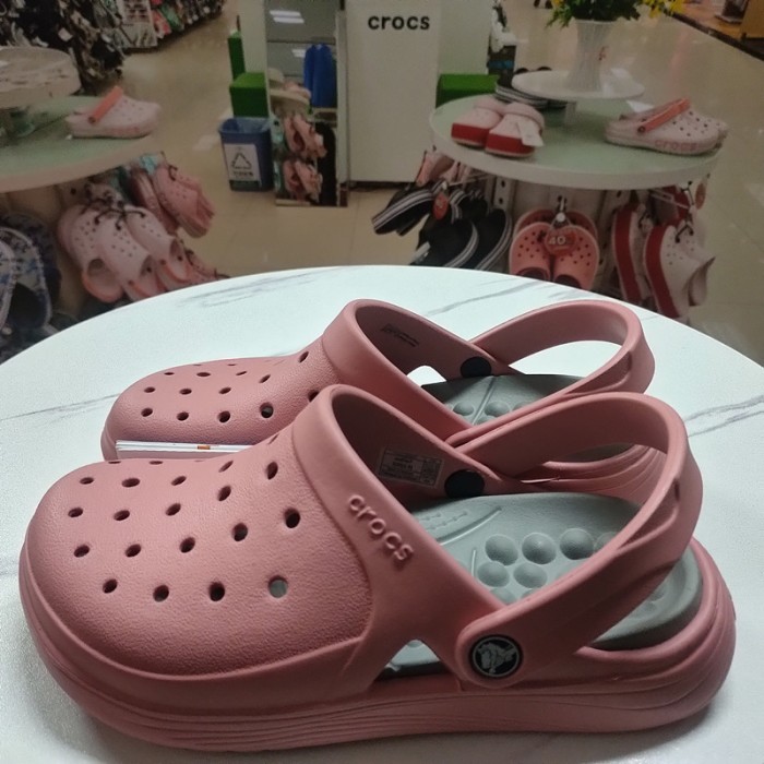 Crocs Reviva Clog Sendal Pantai Pria Cowok Karet Sandal Rumah Sakit