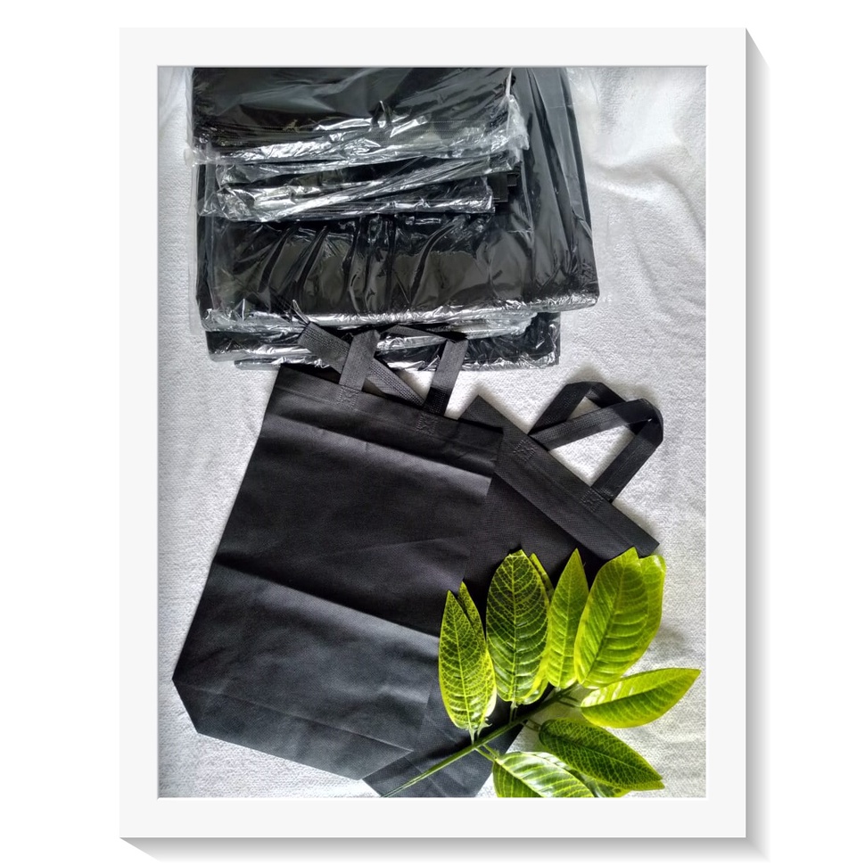 

BEST PRODUCT!!! GOODIE BAG TAS SPUNDBOND HANDLE BOX 30x40x10 cm - HITAM - Tas Souvenir / Tas Belanja / Tas Seminar / Tas Ulang Tahun / Tas Hajatan / Tas Pegangan / Spundbond Murah / Grosir / Spundbond Nasi Kotak / Spundbond Idul Fitri / Spundbond Tebal