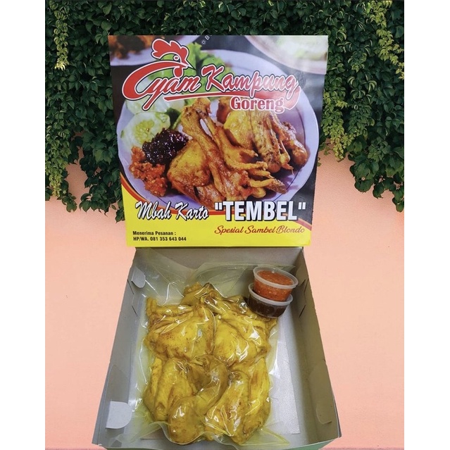 

AYAM KAMPUNG GORENG MBAH KARTO TEMBEL