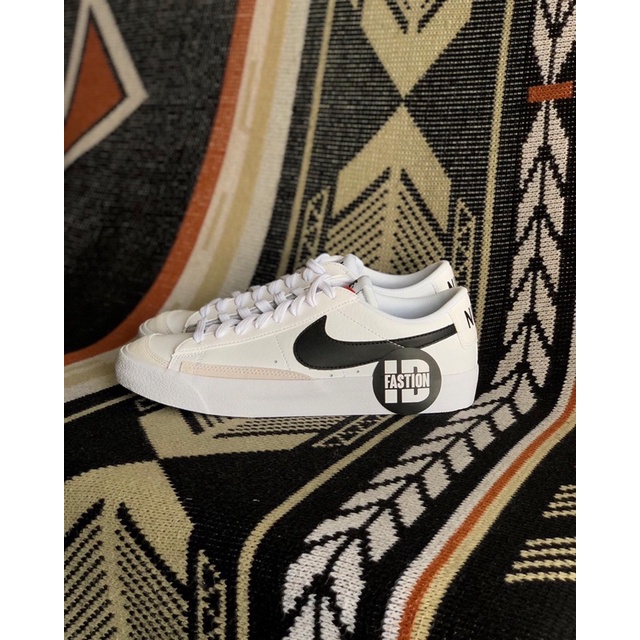 Nike Low Blazer Low White Black Gs size