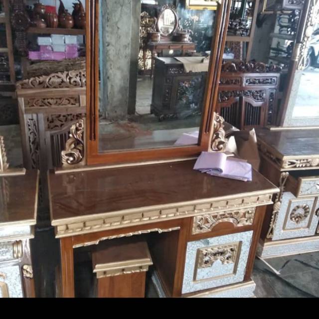 Meja rias tolet hias jati ukir