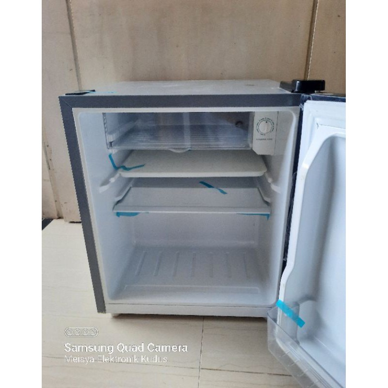 Kulkas Mini Polytron PRH 50