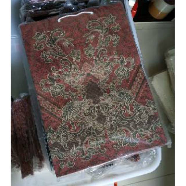 

Paper bag Batik XL Besar karton doff Merah maroon