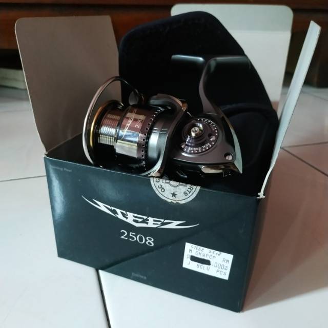 REEL DAIWA STEEZ 2500 (2508) LIMITED EDITION