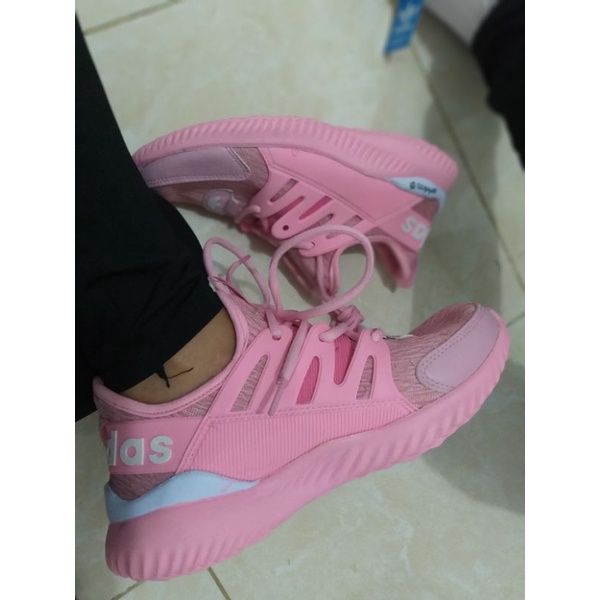 Sepatu Adidas Alphabounce Soft Pink Merah muda Grade Original Sneakers Wanita Sekolah Olahraga Fitnes Gym Zumba Lari Kerja Santai Kado