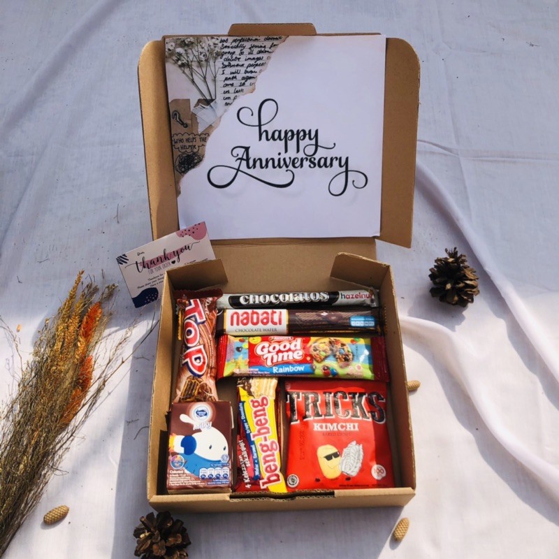 HAMPERS SNACK COKLAT SUSU/ Hampers Hadiah wisuda kado wedding pernikahangift box parcel termurah hampers ulang tahun hadiah pasutri wedding alat sholat hadiah hari raya murah viral termurah se shopee parcel alat ibadah