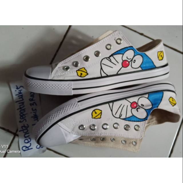 Sepatu Lukis Doraemon Head 7
