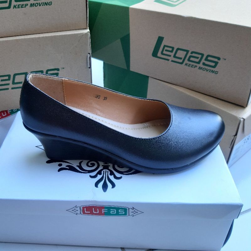 Sepatu Wedges LUFAS