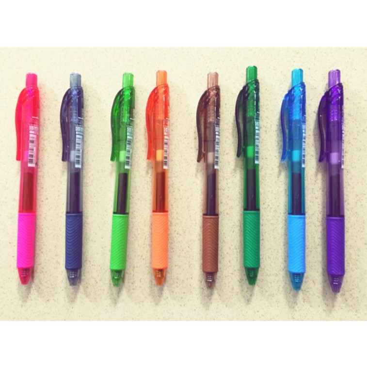 

Energel Pen Pentel BLN 105 0,5 mm warna tinta ada 8 pilihan warna