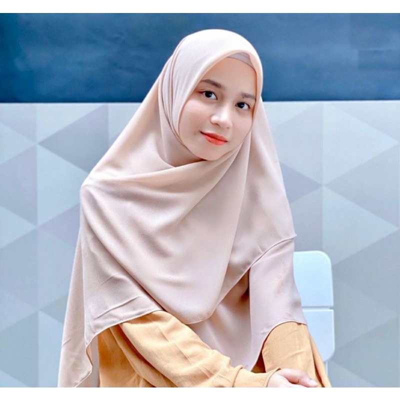 Jilbab Segi Empat 140x140 cm Syar'i Jumbo Kerudung Segiempat Diamond Ceruty Bukan Wolfis atau Babydo