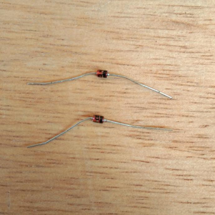 B4.7 Dioda Zener 4.7 V mttban99 Murah