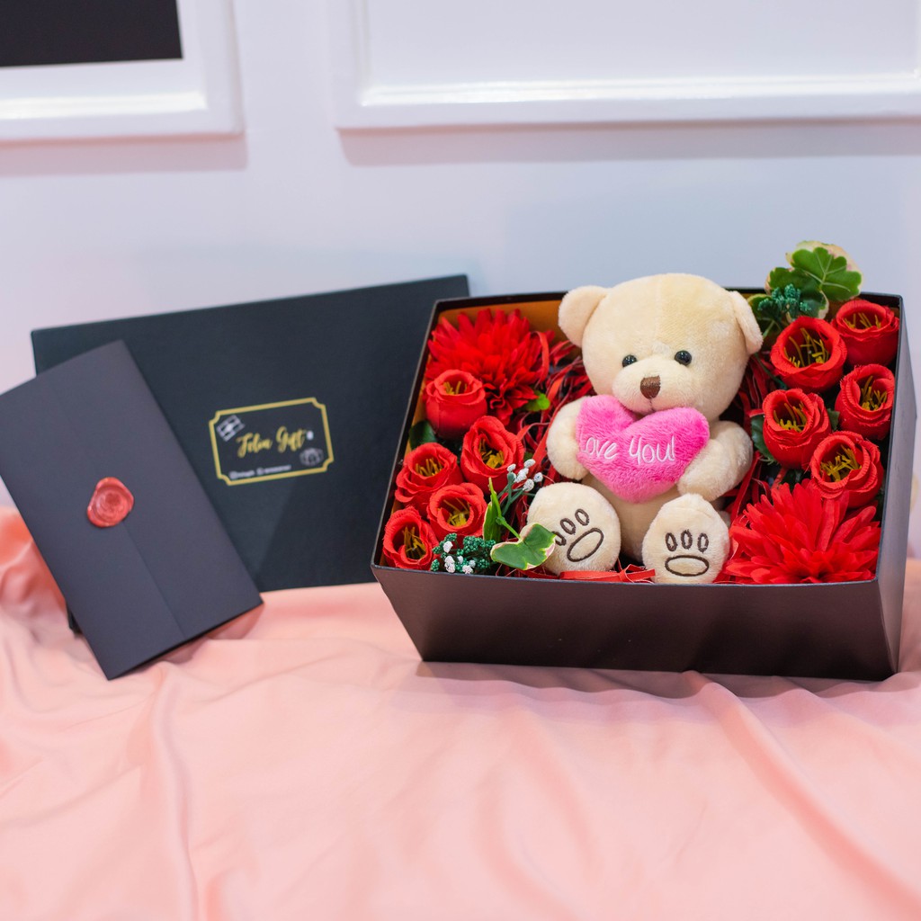 

Hampers Premium Teddy Love Hadiah Anniversary Box Beruang Hati Ulang Tahun Perkawinan