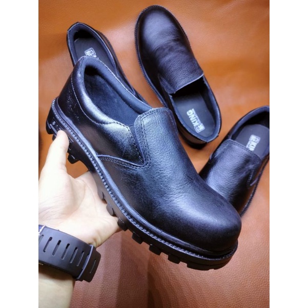 sepatu safety kulit sepatu safety lapangan sepatu safety proyek sepatu safety kasual sepatu safety