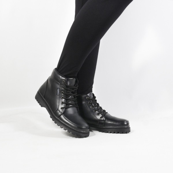 Sepatu Boots Fashion Wanita V 3981 Brand Varka Sepatu Casual Kets Wanita Trendi Berkualitas - Hitam