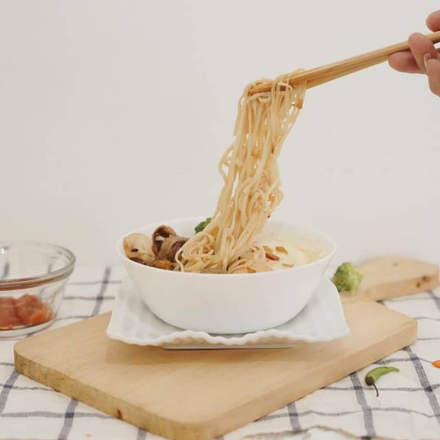 

Mie instan keto kuah