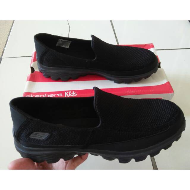 Sepatu skecher
